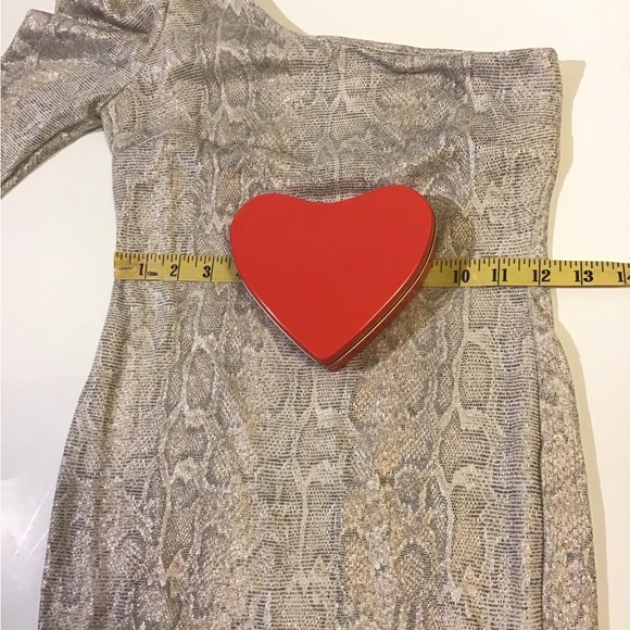 One shoulder metallic gold snakeskin print dress - Picture 9 of 11